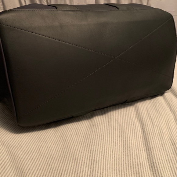 LV Calfskin Gaston V Start MM - Guaranteed Auth! - Picture 4 of 7